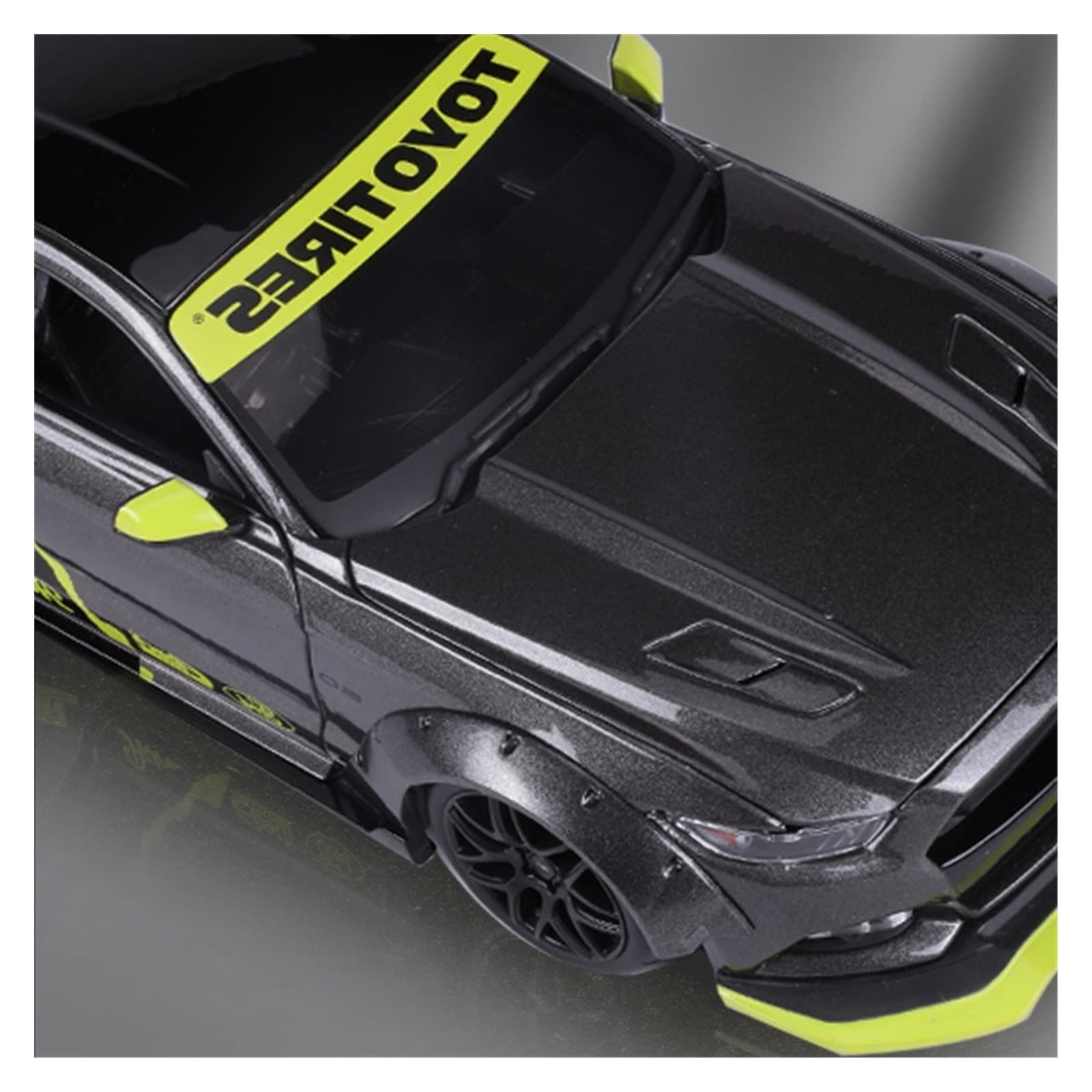 Amazon.co.jp: 1 18 フォード マスタング GT ワイドボディ 2015 合金